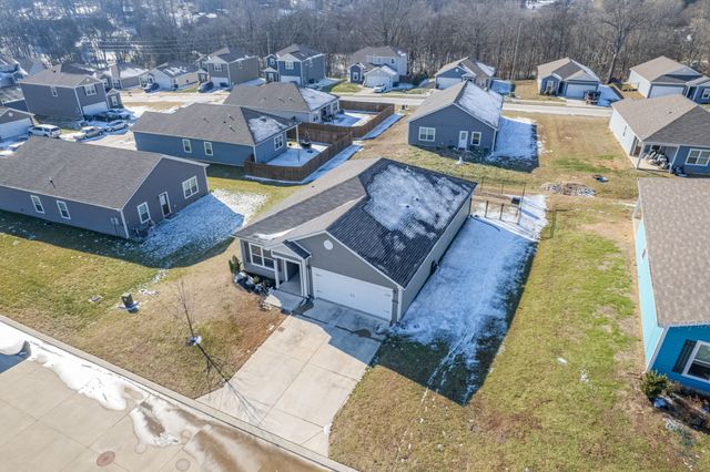 2820 Buzz St, Columbia, TN 38401