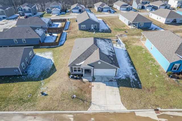 2820 Buzz St, Columbia, TN 38401