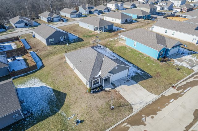 2820 Buzz St, Columbia, TN 38401