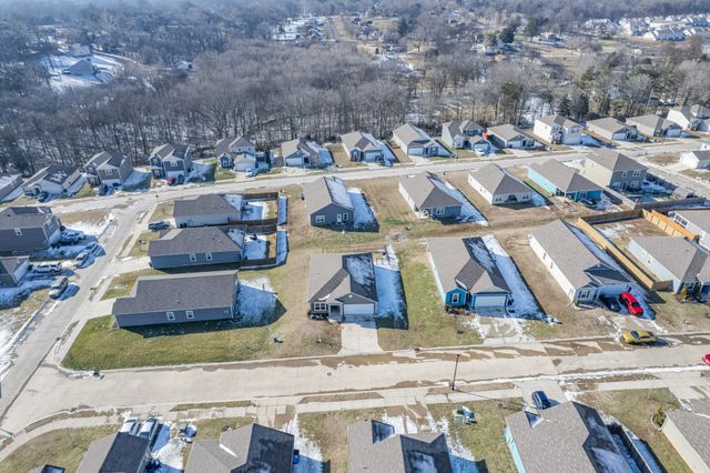 2820 Buzz St, Columbia, TN 38401