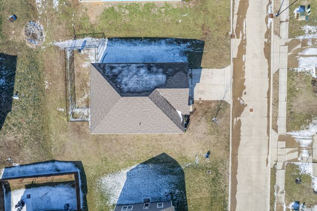 2820 Buzz St, Columbia, TN 38401