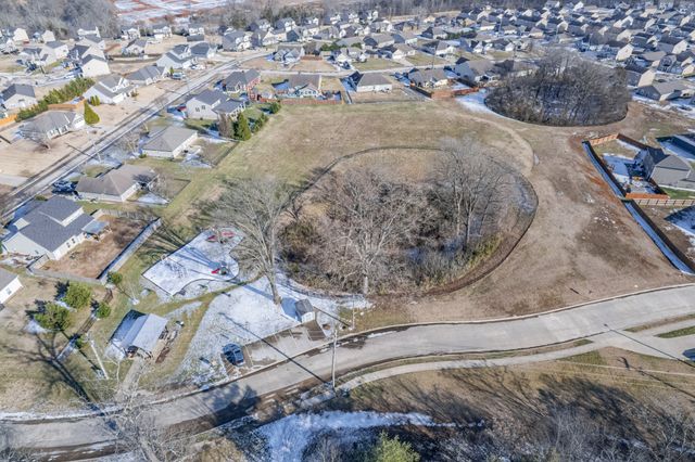 2820 Buzz St, Columbia, TN 38401