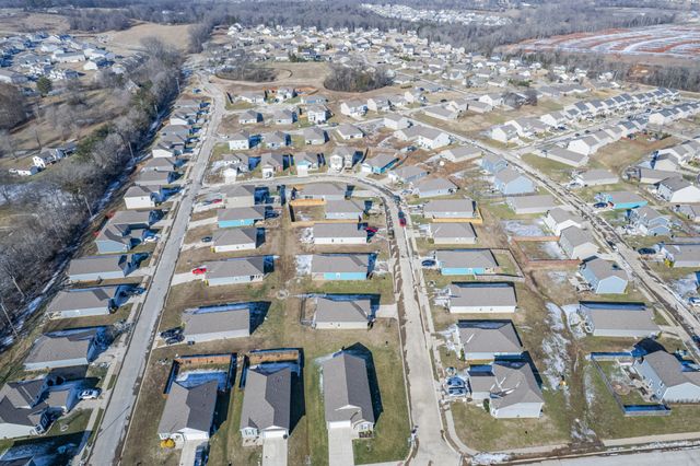 2820 Buzz St, Columbia, TN 38401