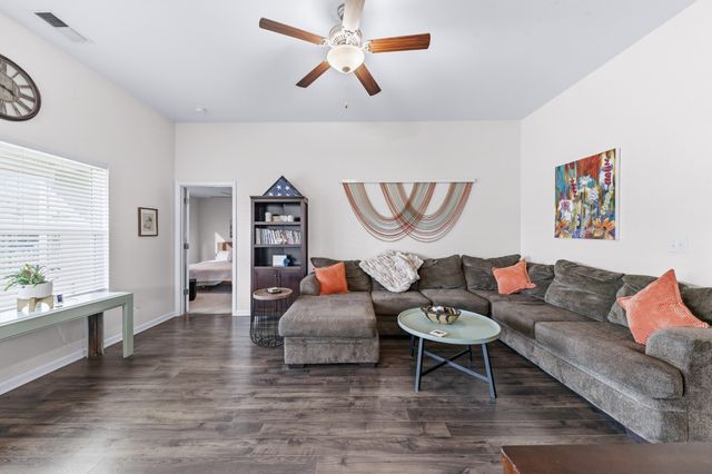 2820 Buzz St, Columbia, TN 38401