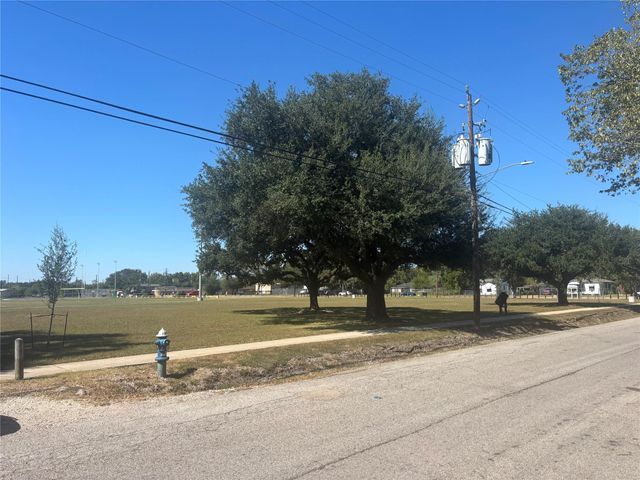 9233 Noel Street, Houston, TX 77033