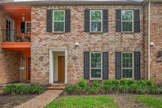 13040 Trail Hollow Drive 3040, Houston, TX 77079
