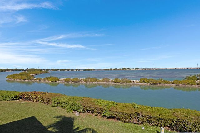 2002 Marina Villa Drive, Duck Key, FL 33050
