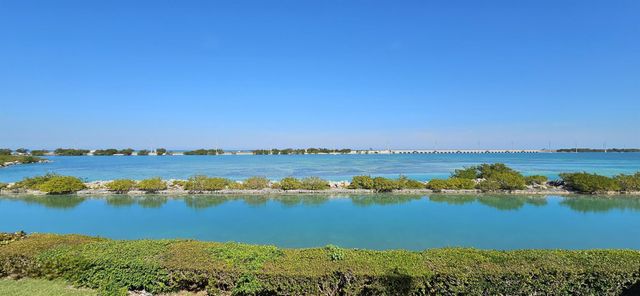 2002 Marina Villa Drive, Duck Key, FL 33050
