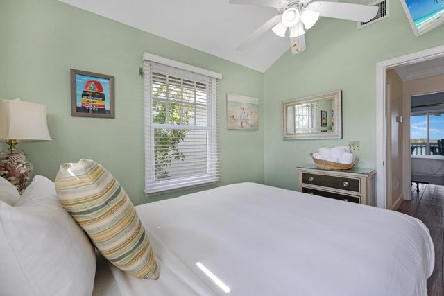 2002 Marina Villa Drive, Duck Key, FL 33050