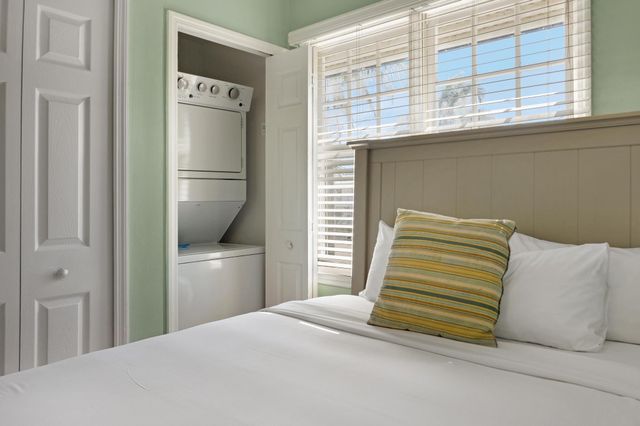 2002 Marina Villa Drive, Duck Key, FL 33050