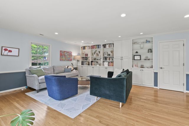 309 Greenbriar Road, Lexington, KY 40503