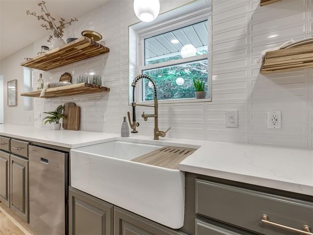 8750 Hartman Drive, Noble, OK 73068