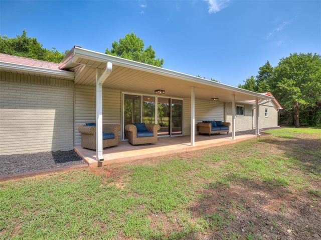 8750 Hartman Drive, Noble, OK 73068