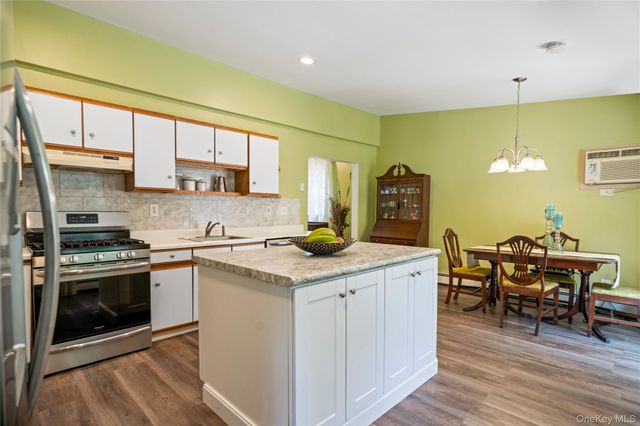 32 Juniper Avenue, Patchogue, NY 11772