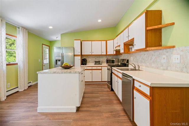 32 Juniper Avenue, Patchogue, NY 11772