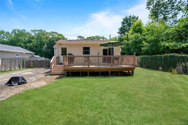 32 Juniper Avenue, Patchogue, NY 11772