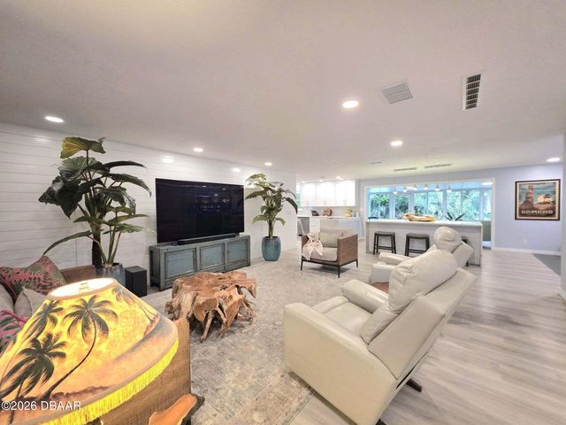 7 Sandra Drive, Ormond Beach, FL 32176