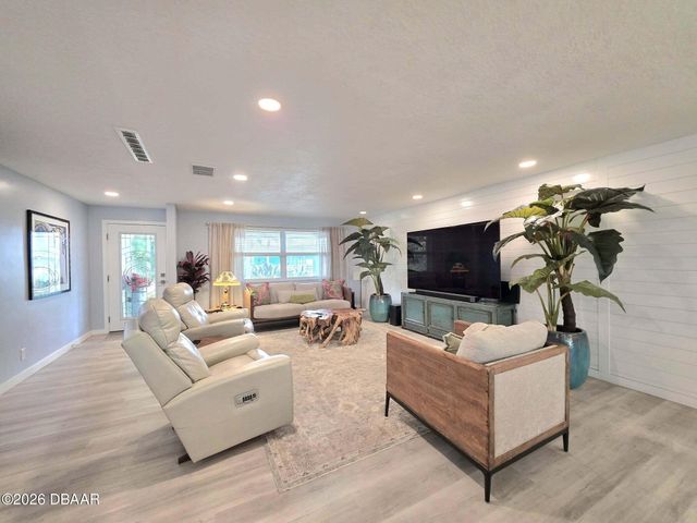 7 Sandra Drive, Ormond Beach, FL 32176