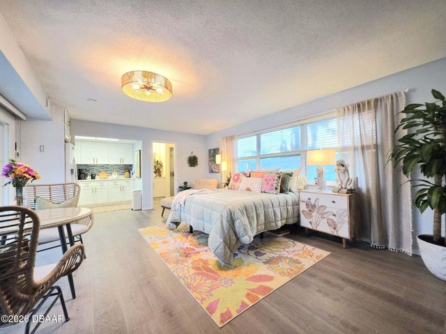 7 Sandra Drive, Ormond Beach, FL 32176