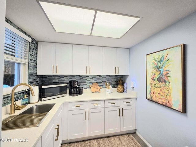 7 Sandra Drive, Ormond Beach, FL 32176