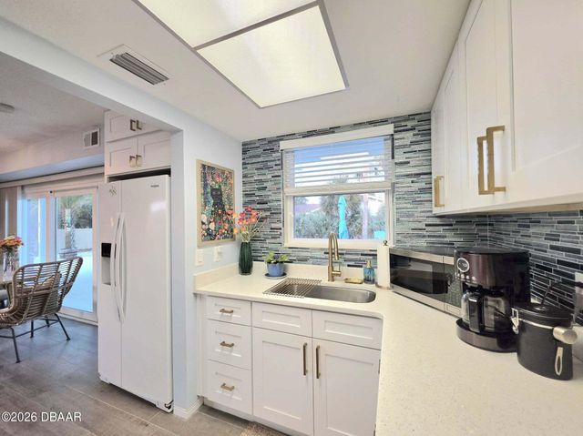 7 Sandra Drive, Ormond Beach, FL 32176