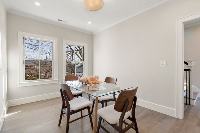 180 Adams St 5, Newton, MA 02458