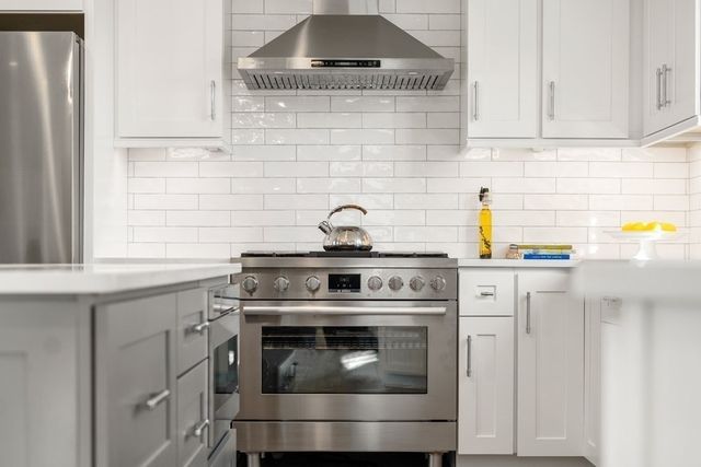 180 Adams St 5, Newton, MA 02458