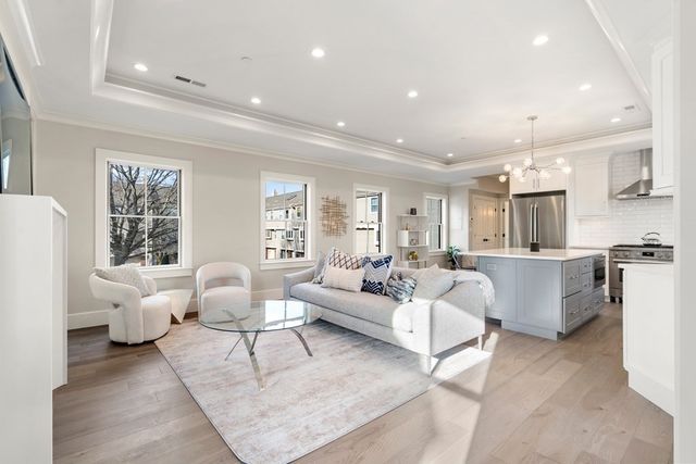 180 Adams St 5, Newton, MA 02458