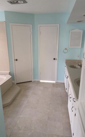 15906 Laurelfield Drive, Houston, TX 77059