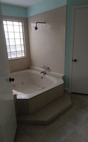 15906 Laurelfield Drive, Houston, TX 77059