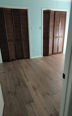 15906 Laurelfield Drive, Houston, TX 77059