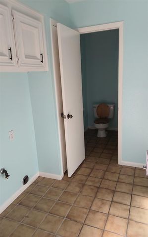 15906 Laurelfield Drive, Houston, TX 77059