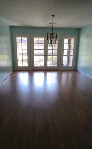 15906 Laurelfield Drive, Houston, TX 77059