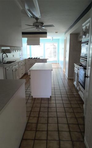 15906 Laurelfield Drive, Houston, TX 77059