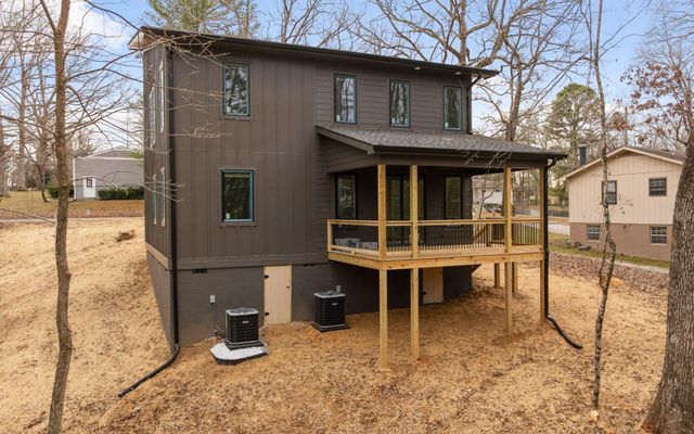 102 Sunnybrook Trail, Signal Mountain, TN 37377