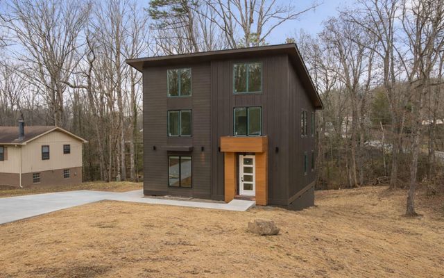 102 Sunnybrook Trail, Signal Mountain, TN 37377