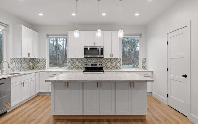 102 Sunnybrook Trail, Signal Mountain, TN 37377