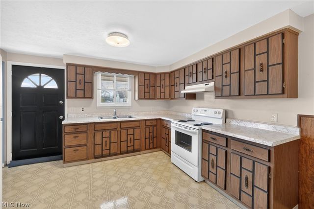 4906 Albertly Avenue, Parma, OH 44134