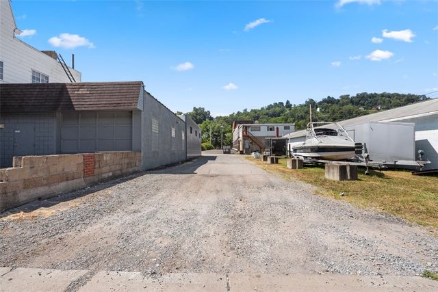 114 Grant Ave, Millvale, PA 15209