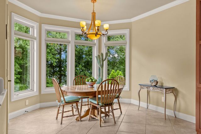 100 Lakecrest Cir, Hendersonville, TN 37075