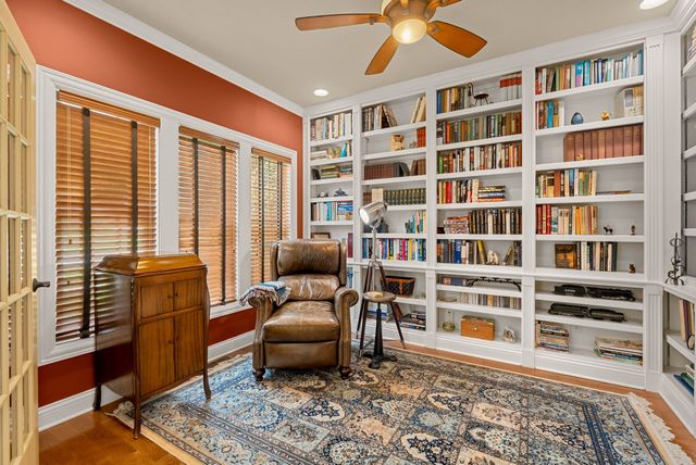100 Lakecrest Cir, Hendersonville, TN 37075