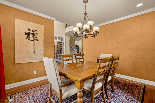 100 Lakecrest Cir, Hendersonville, TN 37075