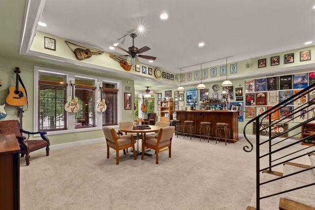 100 Lakecrest Cir, Hendersonville, TN 37075