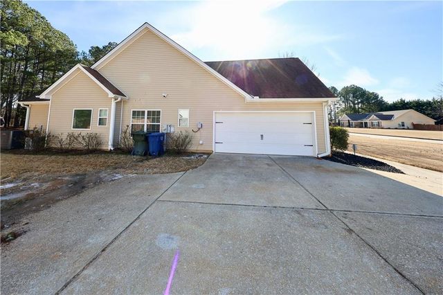 918 Golden Meadows Lane, Loganville, GA 30052