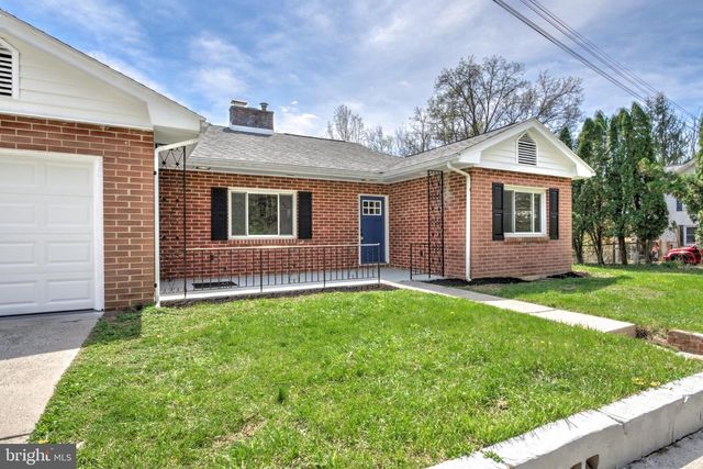 8077 FOX MILL RD, Harrisburg, PA 17112