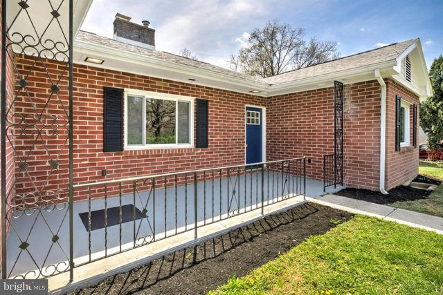 8077 FOX MILL RD, Harrisburg, PA 17112