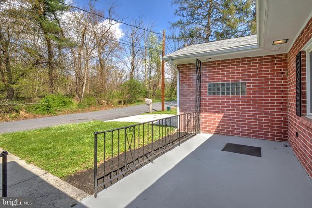 8077 FOX MILL RD, Harrisburg, PA 17112