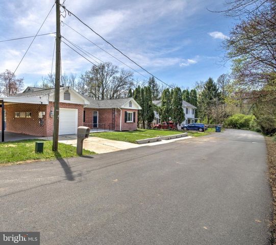 8077 FOX MILL RD, Harrisburg, PA 17112