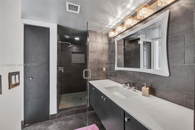 16445 Collins Ave 2228, Sunny Isles Beach, FL 33160