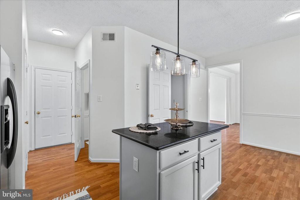 Image 19 of property listing at 1727 ALGONQUIN RD E, Frederick, MD 21701